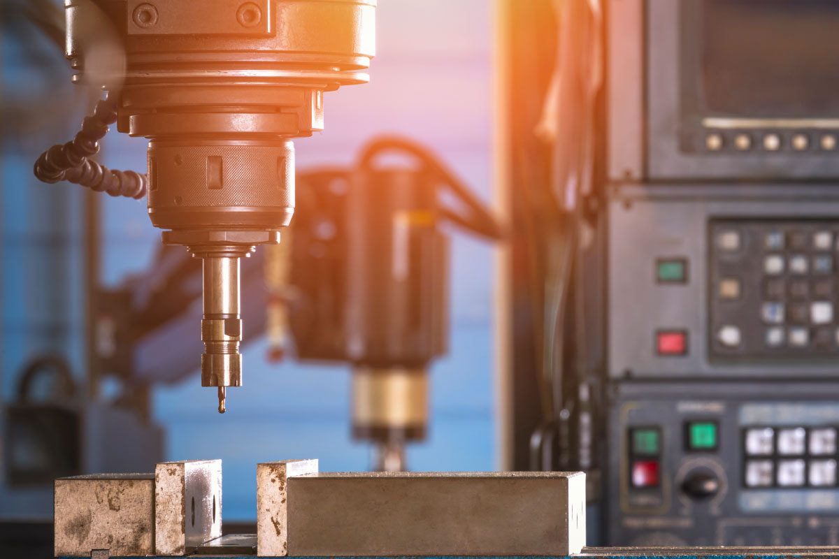 Vergleich der Effizienz und Qualität der CNC-Metallbearbeitung mit traditionellen Methoden CNC Partner Cncpartner