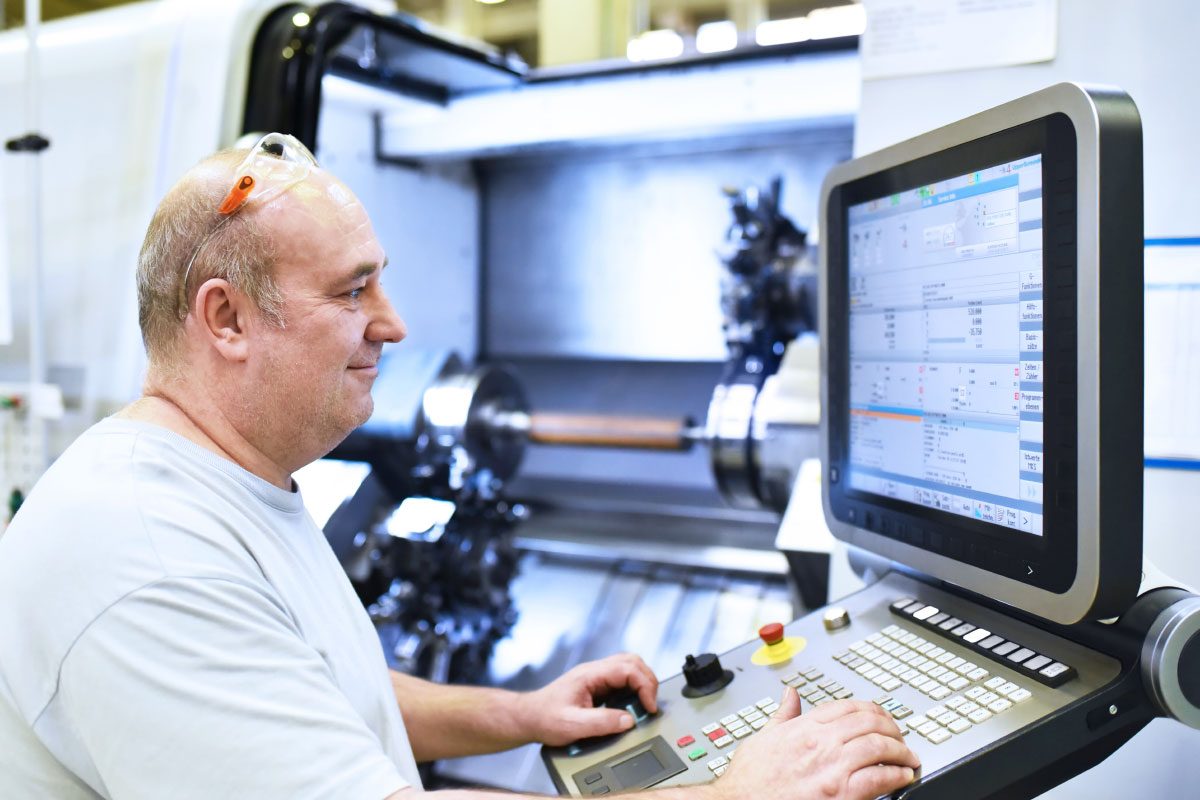 Vergleich der Effizienz und Qualität der CNC-Metallbearbeitung mit traditionellen Methoden CNC Partner Cncpartner